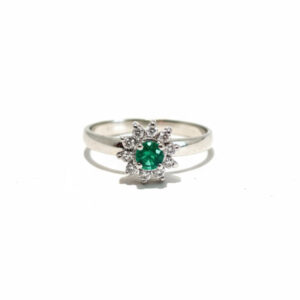 Anillo Marquesa Oro Blanco Esmeraldas y Diamantes
