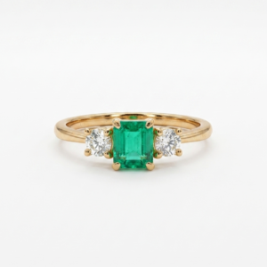 Anillo Esmeralda Cuadrada con diamantes Oro 18k
