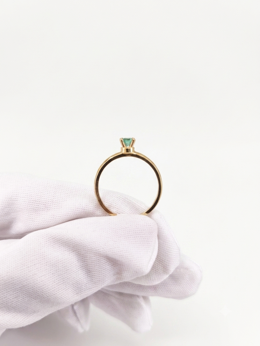 Anillo Solitario Esmeralda Oro 18k - Imagen 2