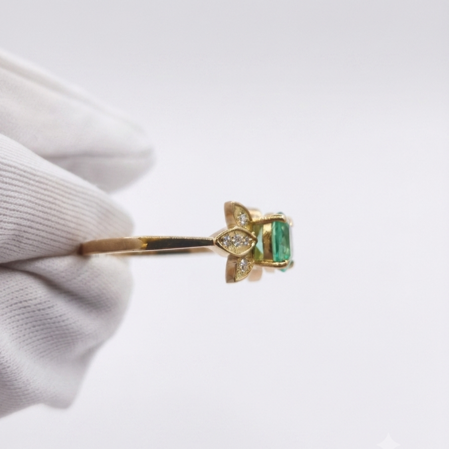 Anillo Mariposa Esmeralda redonda con diamantes Oro 18k - Imagen 3
