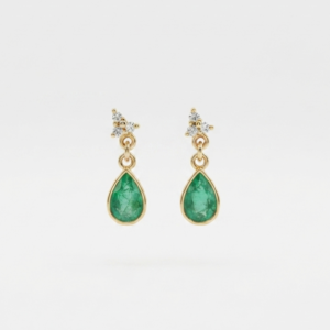 Aretes Colgantes Lagrima de Esmeralda y Destellos de Diamante Oro 18k