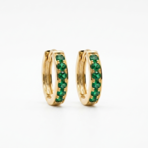 Argollas Huggies con Carril de Esmeraldas Oro 18k