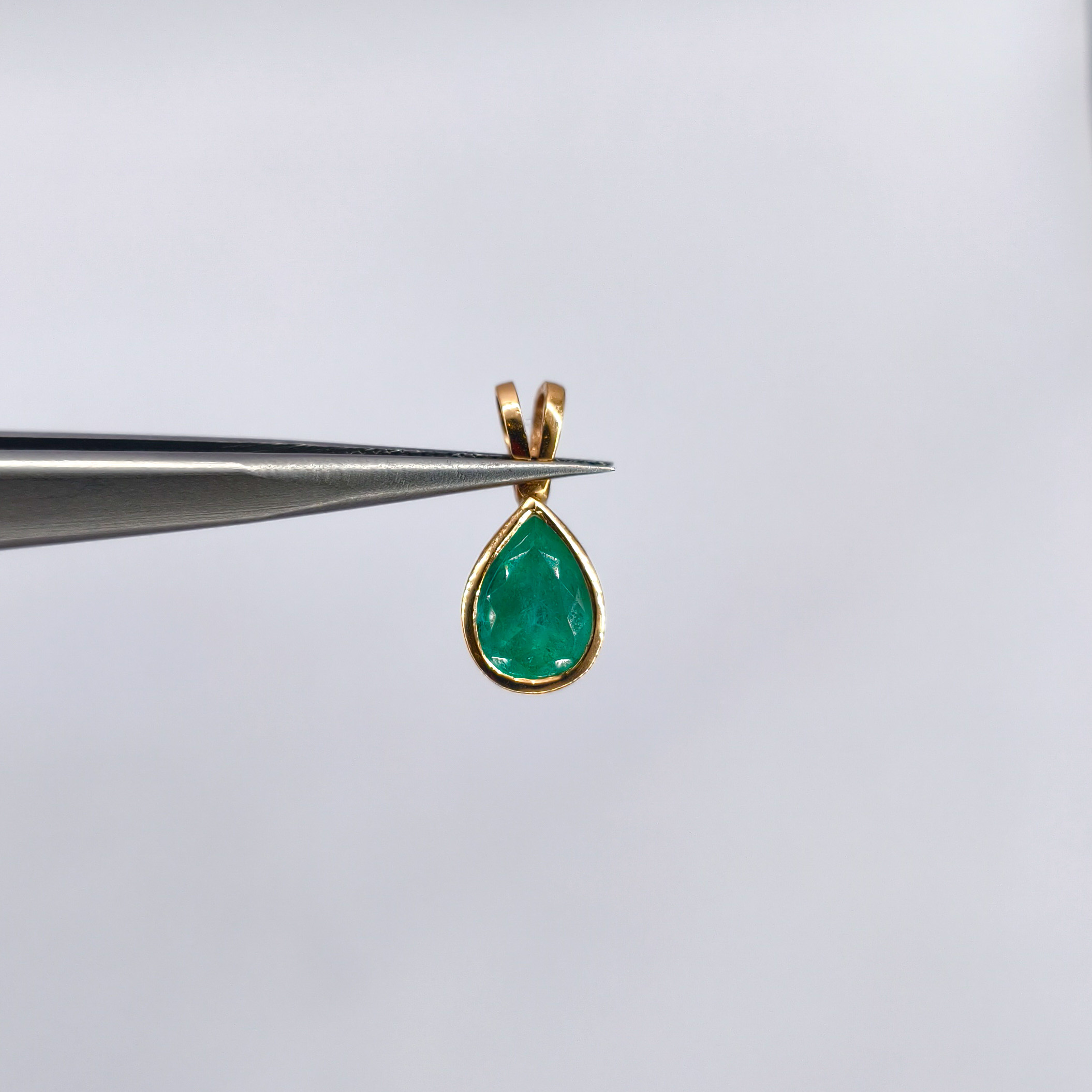 Dije Lagrima Biselada Oro 18k - Imagen 3