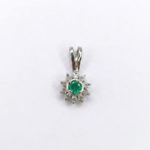 Dije Marquesa Esmeralda con Halo en Oro Blanco 18k