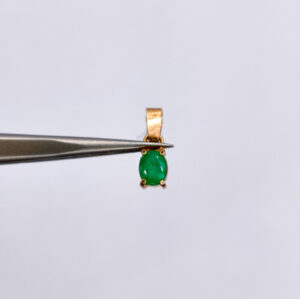 Dije Solitario Ovalado en Corte Clásico Oro 18k
