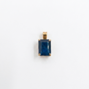 Dije Solitario de Zafiro Natural en Talla Rectangular Oro 18k