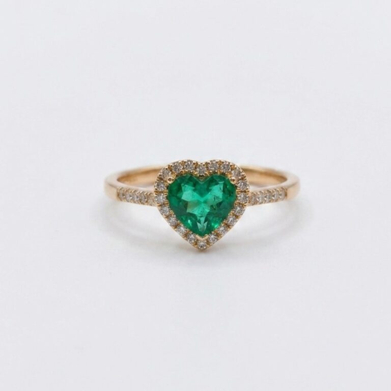 Anillo halo Corazon esmeralda verde vivido Oro 18k