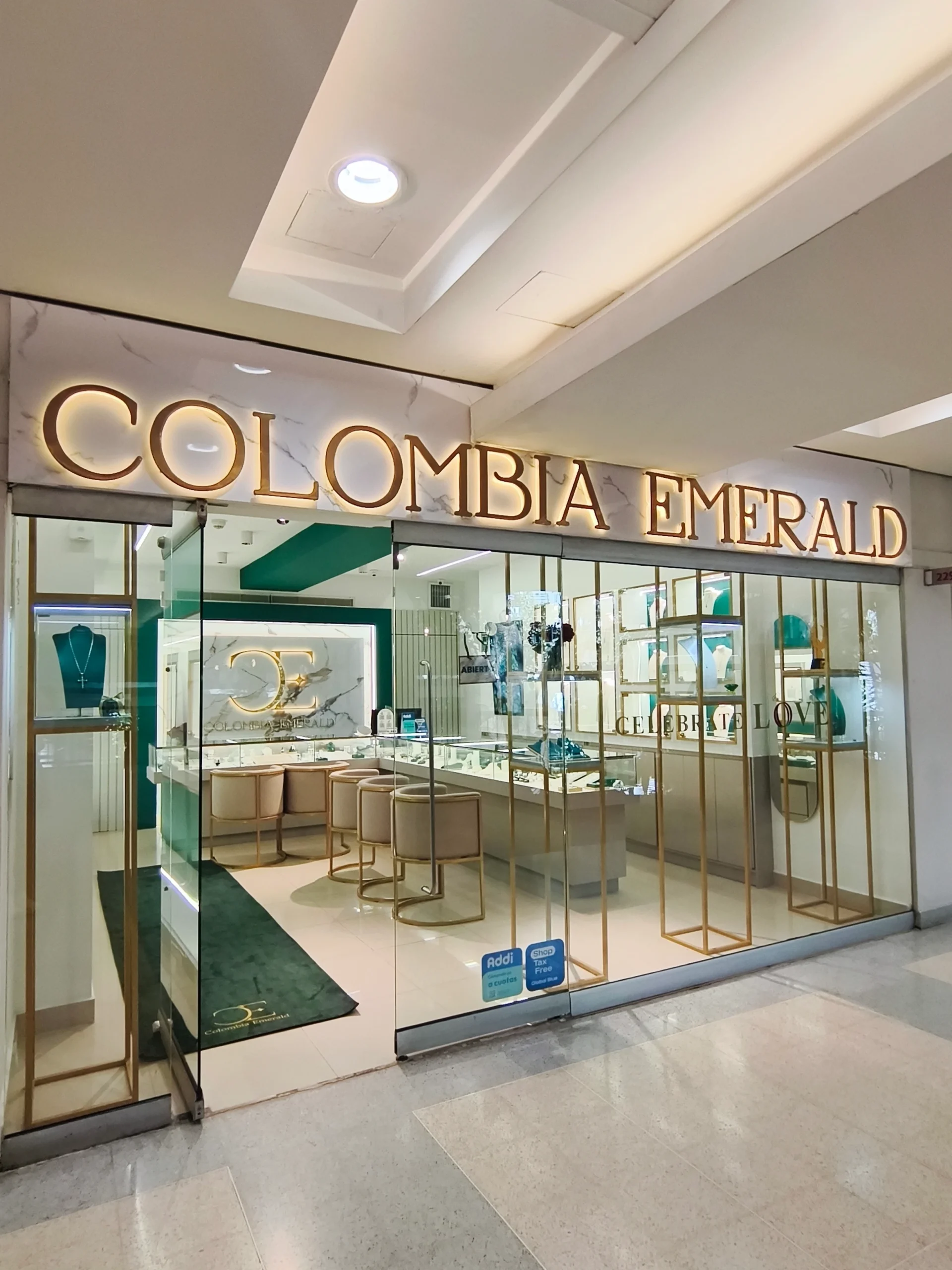 Colombia Emerald — piece and workshop